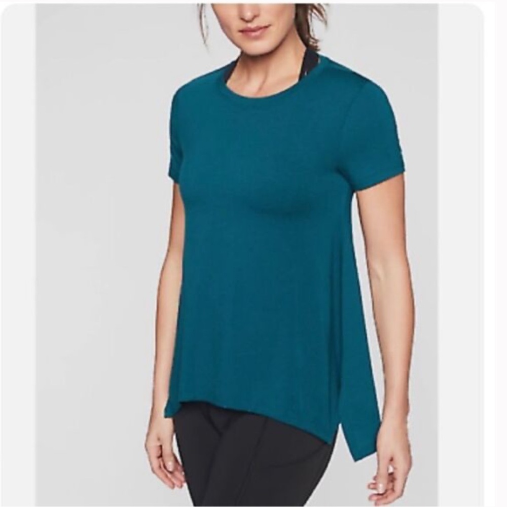 ATHLETA soft essence handkerchief hem tee
